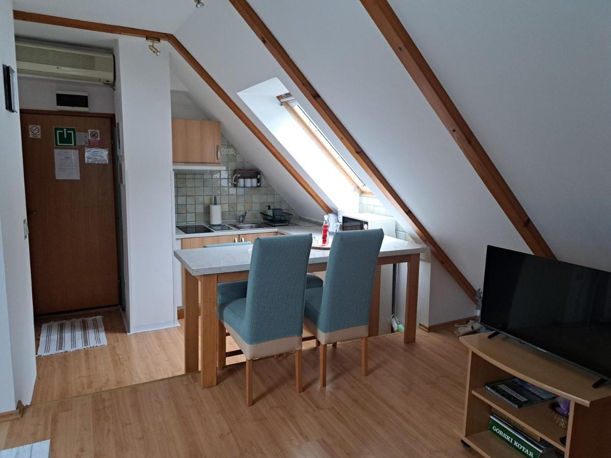 Apartment Erika Fuzine Luaran gambar