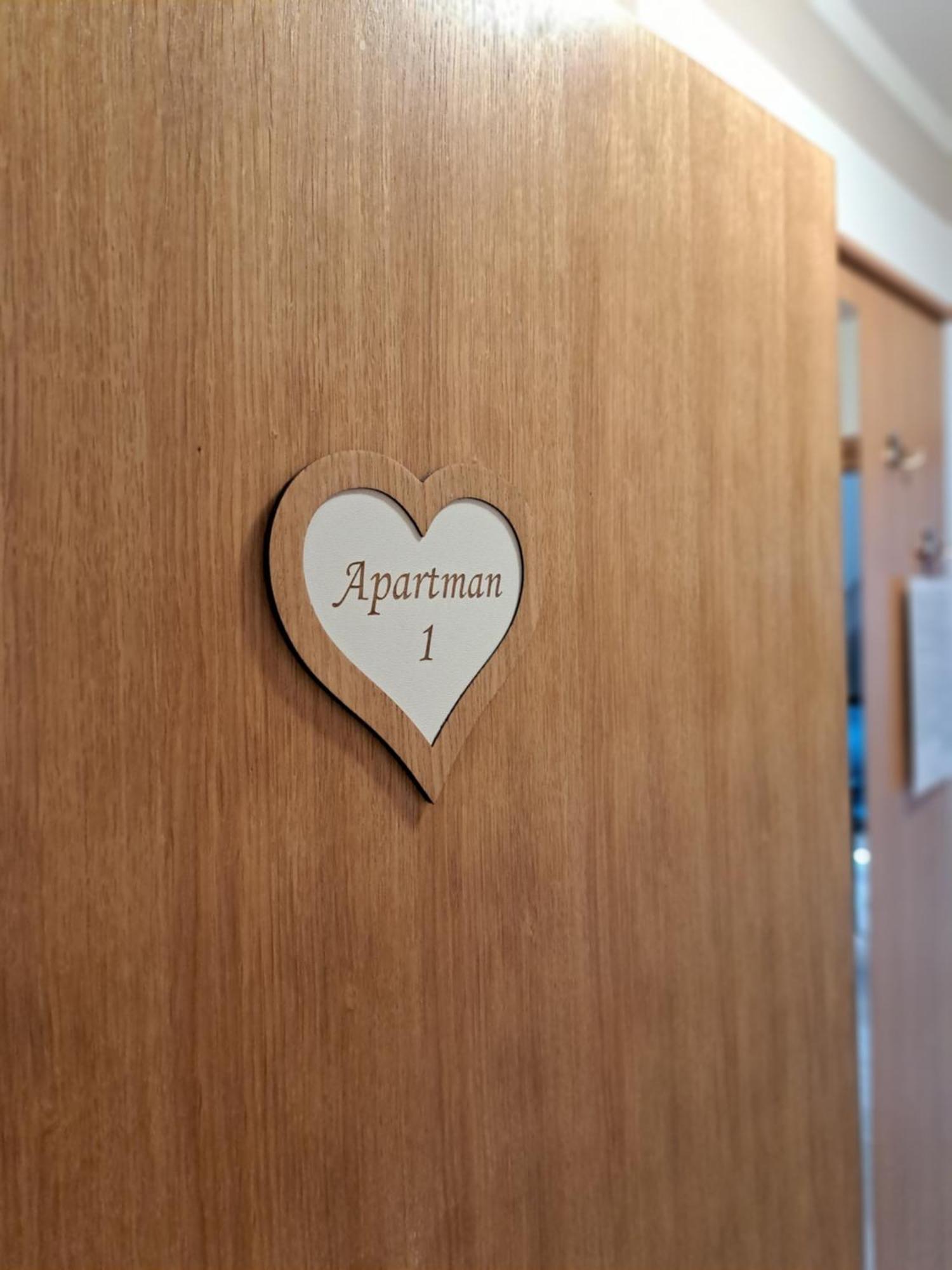 Apartment Erika Fuzine Luaran gambar