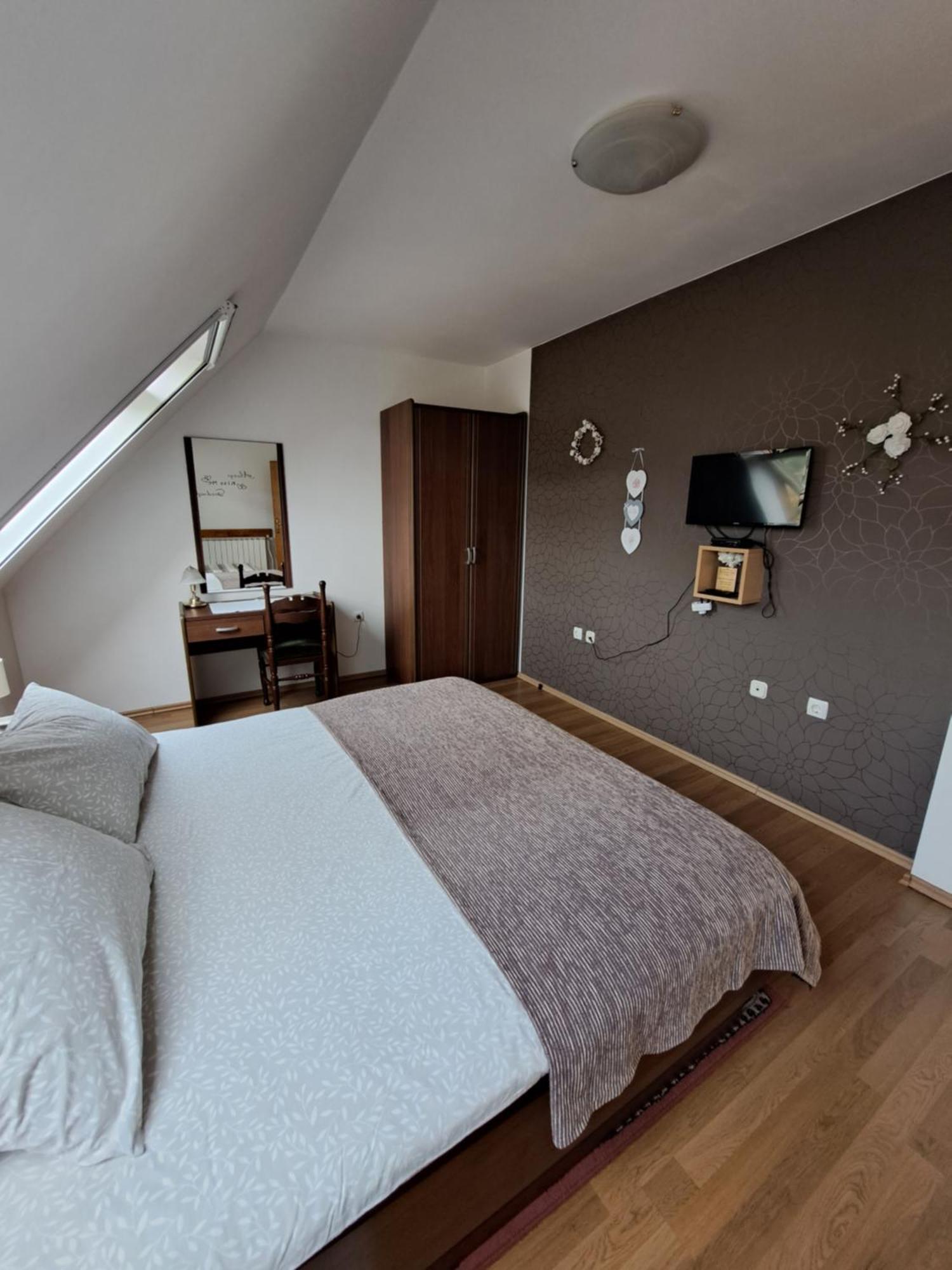 Apartment Erika Fuzine Luaran gambar